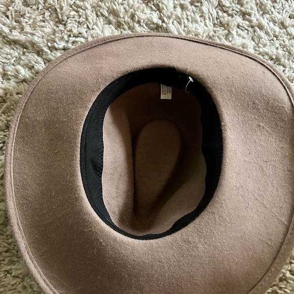 Women’s Wool Tan Hat - Picture 3 of 3